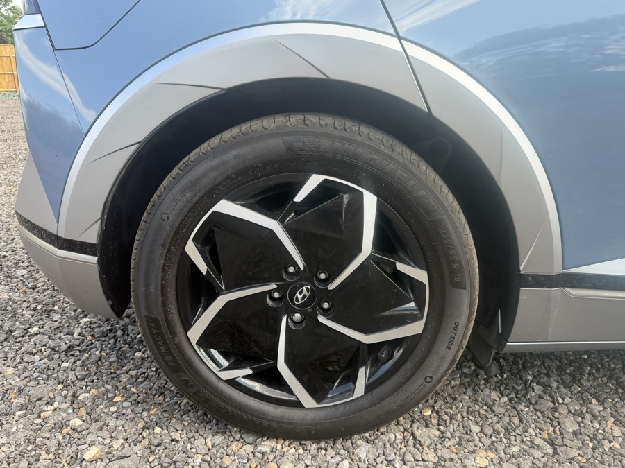 Rear tyre tread